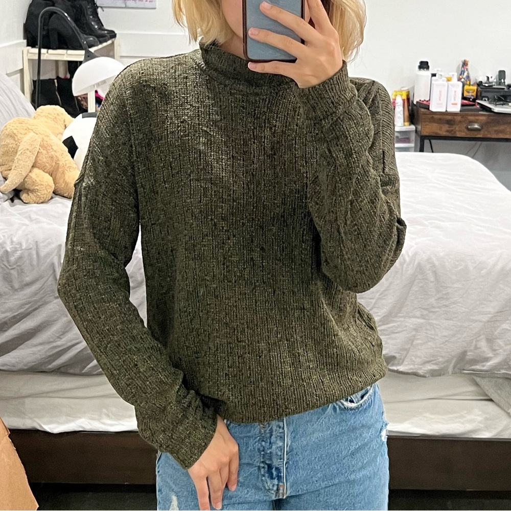 GREEN KNITTED LONG SLEEVE TURTLENECK SHIRT SWEATER SZ SMALL